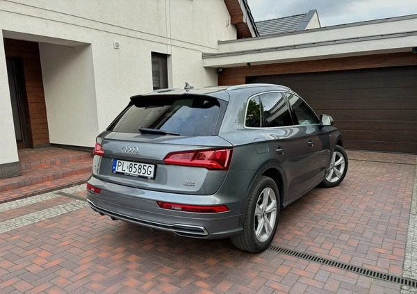 Audi Q5 cena 148830 przebieg: 117938, rok produkcji 2017 z Milanówek małe 742